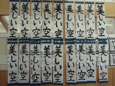 ４