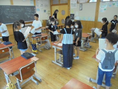 ３年：ビンゴで夏休み報告
