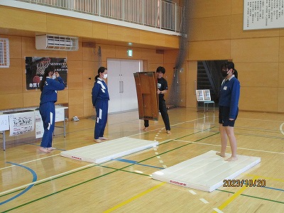 ③２－４体