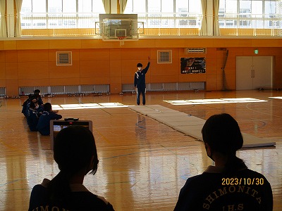 ２－３