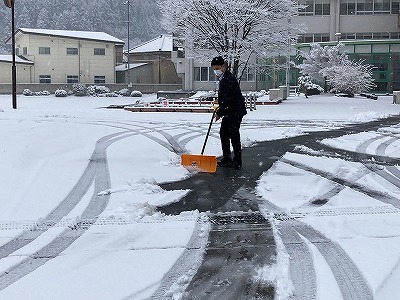 2.5雪かき3
