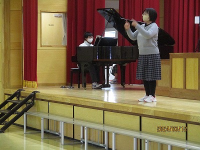 １