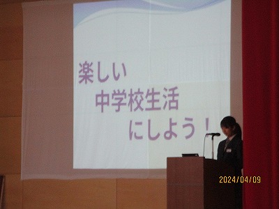 ９