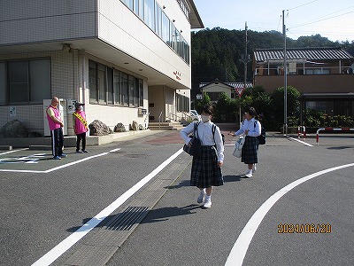 ２