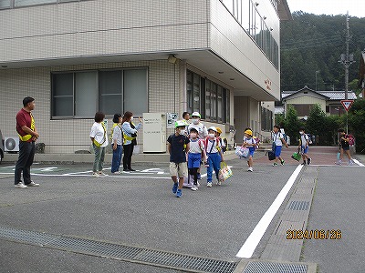 １