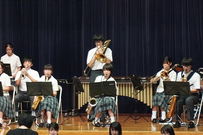 ５