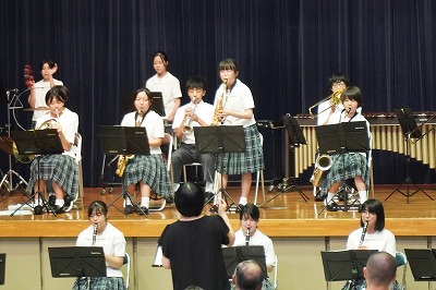 ６