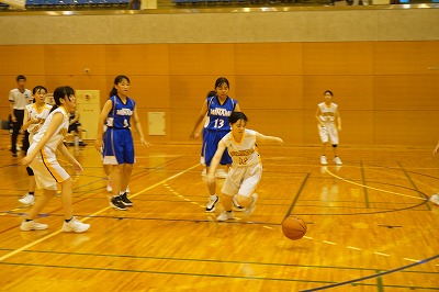 ４