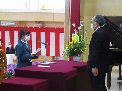 ８