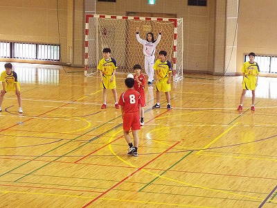 ５