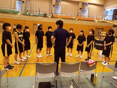 １