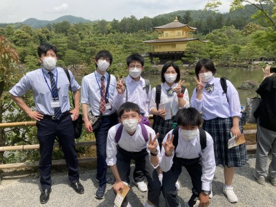 581BF496-FB0A-40C6-AE97-8F566F0FBA68