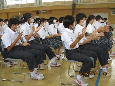 ５