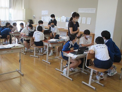 ５