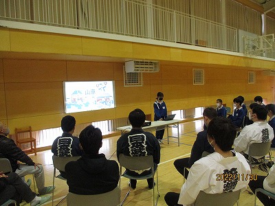 ５