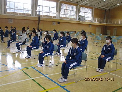 １２