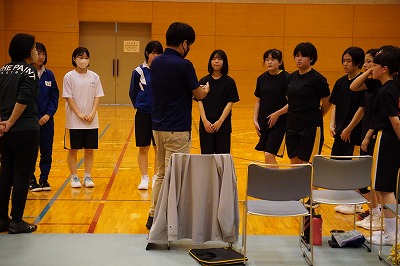 １