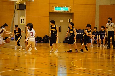 ７