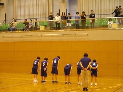 ８