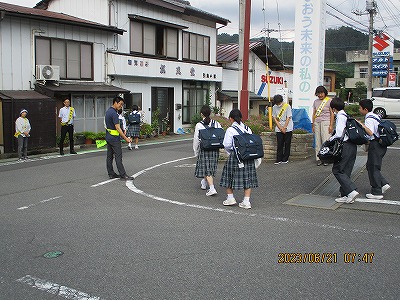 ２