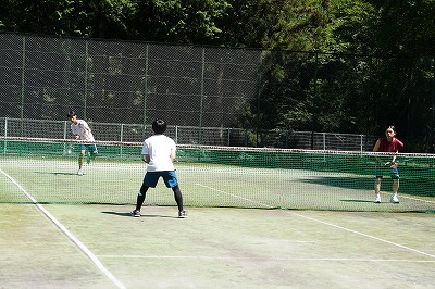 ７
